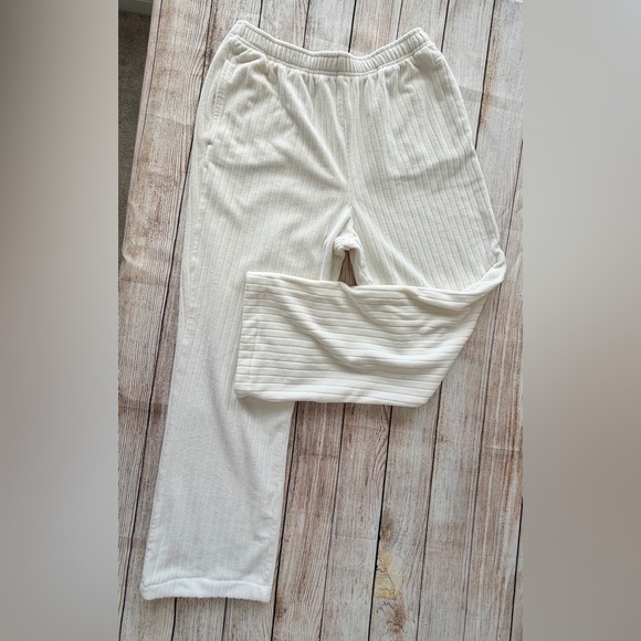 Vineyard Vines Other - Vineyard Vines Girls Ribbed Fleece Pants Size. L (14) Ivory/Cream
